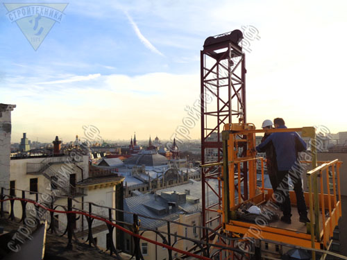 строительный подъёмник ПМГ грузоподъемностью 1500 кг на крыше